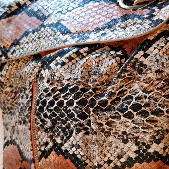 Big buddy faux snake skin purse - Picture 5 of 12